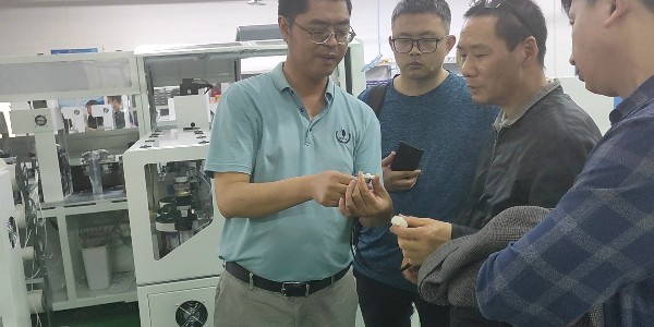 热烈欢迎天津客户莅临瑞舟探讨全数字智能套号码管端子压接机